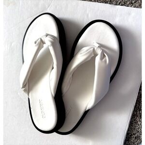 Old Navy White Thong Sandals Flip Flops Black Sole size 7M